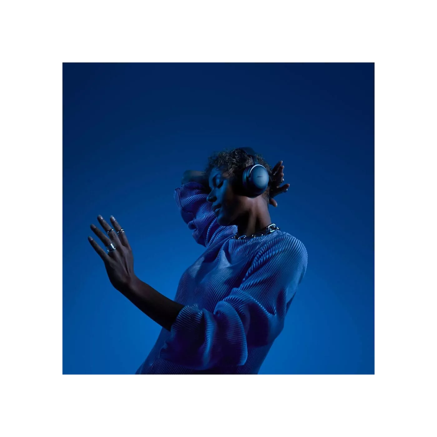 Bose QuietComfort Ultra Headphones - Lunar Blue