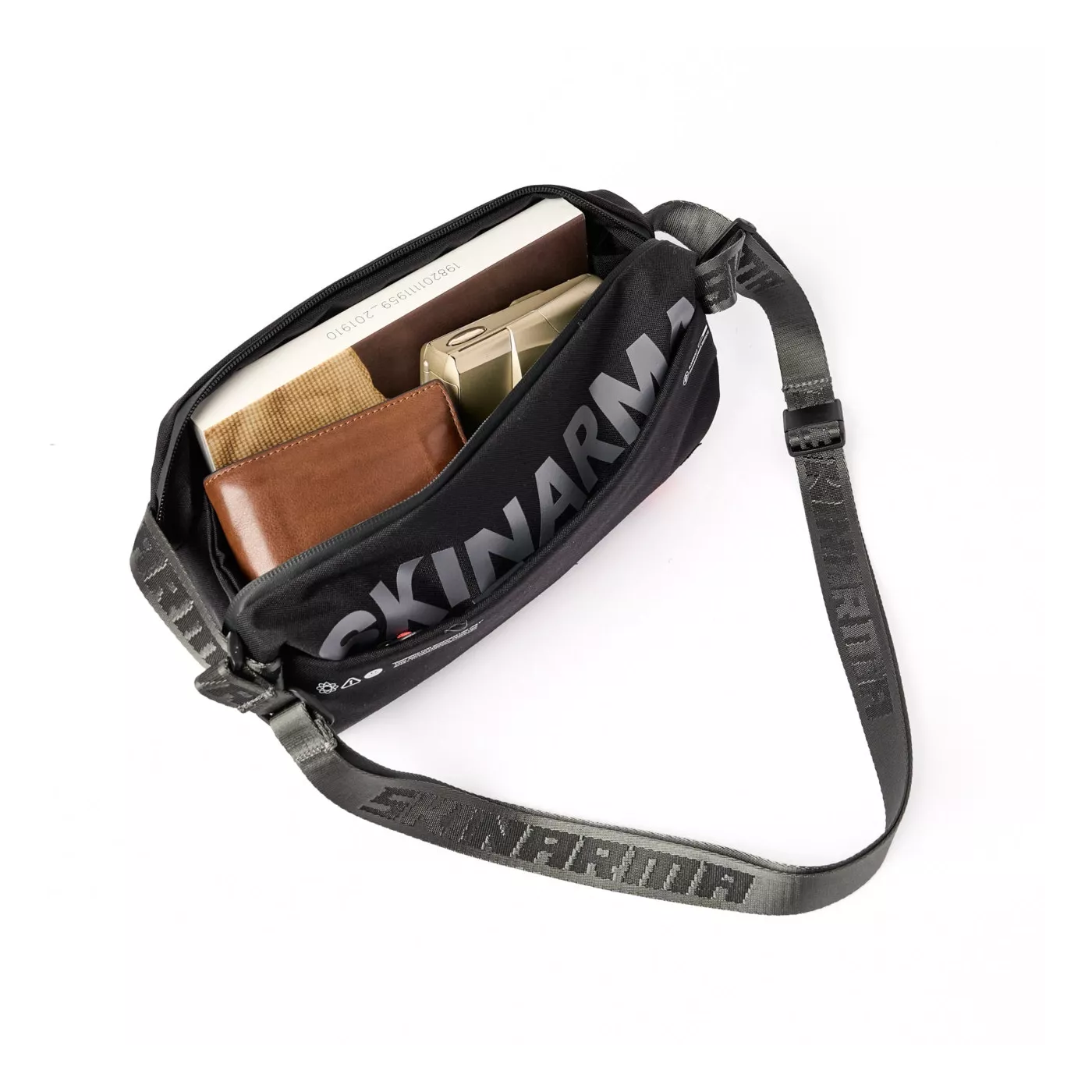 Skinarma Fardel Crossbody Bag