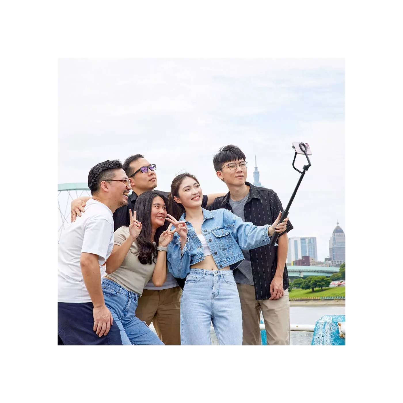 Adam Elements Selfie Pro Wireless Tripod - Black