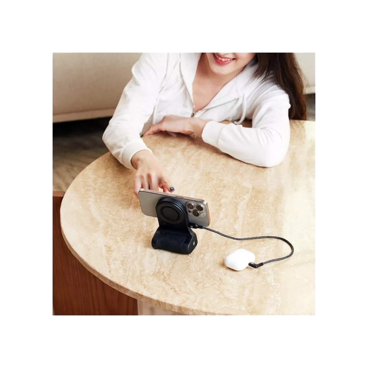 Adam Elements Selfie Shot Hand Grip 5K Power Bank - Black
