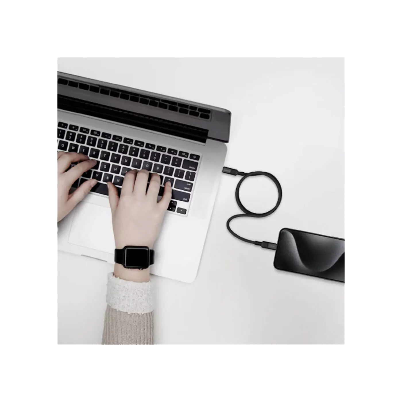 كابل مومكس ماج لينك المغناطيسي 100 واط من USB-C إلى USB-C بطول 2 متر - أسود