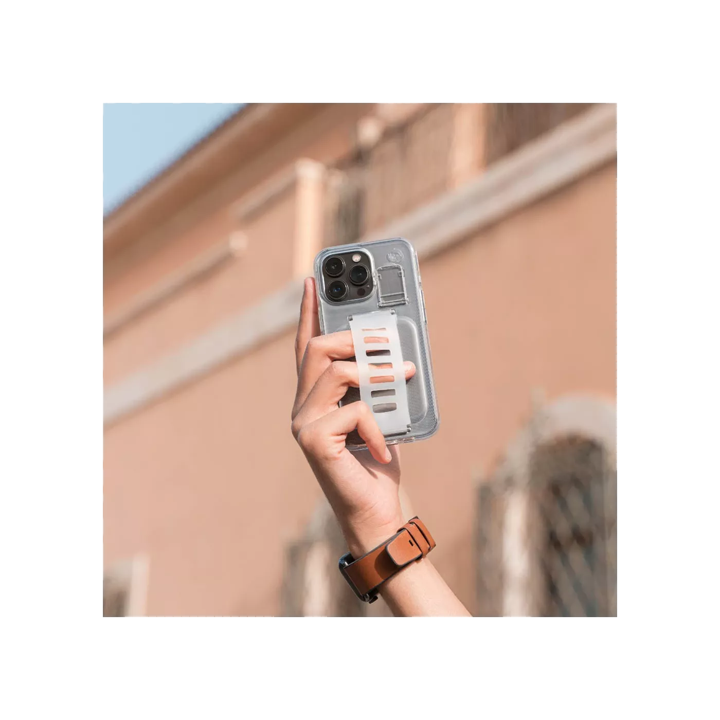 Grip2u Boost Case with Kickstand iPhone 13 (Clear)