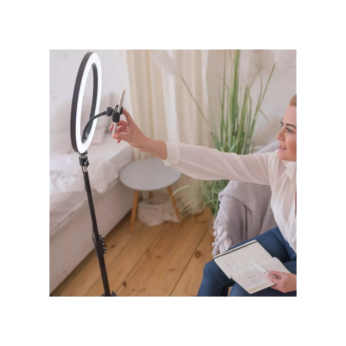 Hyphen 12-inchLED Ring Light Adjustable Tripod Stand - Black