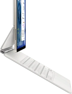 جهاز iPad&nbsp;Air، لون ضوء النجوم، متصل بلوحة مفاتيح ماجيك، لون أبيض، الجهة الجانبية الخارجية