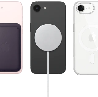  جهاز iPhone&nbsp;17e، الجزء الخارجي الخلفي، لون زهري ناعم، محفظة من نسيج محبوك مع&nbsp;MagSafe مثبتة، جهاز iPhone&nbsp;17e، الجزء الخارجي الخلفي، لون أسود، شاحن&nbsp;MagSafe مثبت، جهاز iPhone&nbsp;17e، الجزء الخارجي الخلفي، لون أبيض، حافظة شفافة مع MagSafe مثبتة