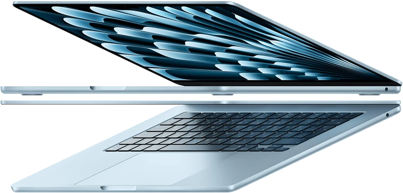 اثنان من أجهزة MacBook&nbsp;Air باللون الأزرق السماوي مفتوحان على شكل سهم، فتبرز نحافة التصميم