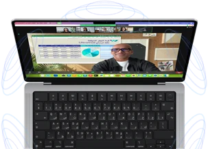 مكالمة فيديو فيس تايم معروضة على MacBook&nbsp;Pro وحولها رسوم توضيحية لدوائر زرقاء اللون تبيّن الإحساس ثلاثي الأبعاد لميزة الصوت المكاني