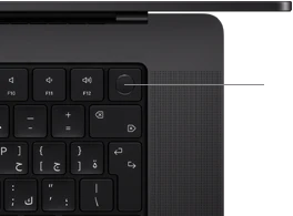 لقطة علوية للوحة مفاتيح جهاز MacBook&nbsp;Pro‏ مع ميزة بصمة الاصبع