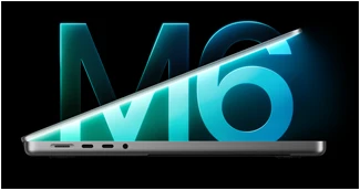 صورة جانبية لجهاز MacBook Pro، لون فضي، الغطاء مفتوح جزئياً ويكشف عن ضوء أزرق متوهج، رسم غرافيكي كبير متوهج لكلمة M6 في الخلفية